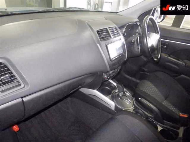 MITSUBISHI RVR