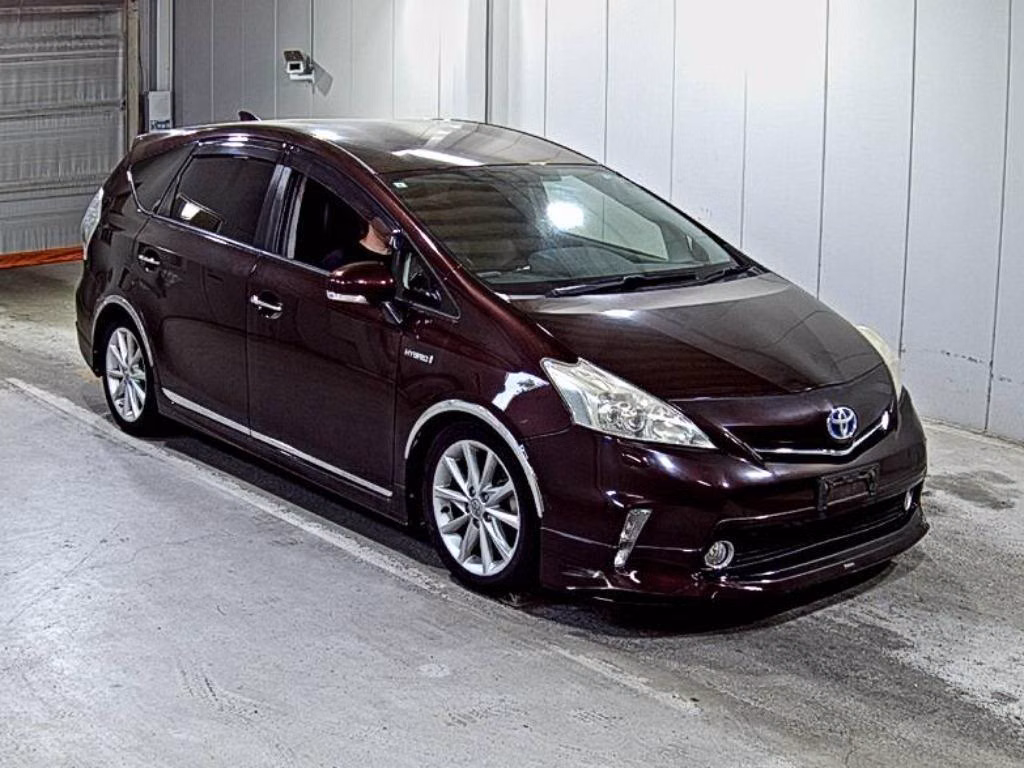 TOYOTA PRIUS ALPHA