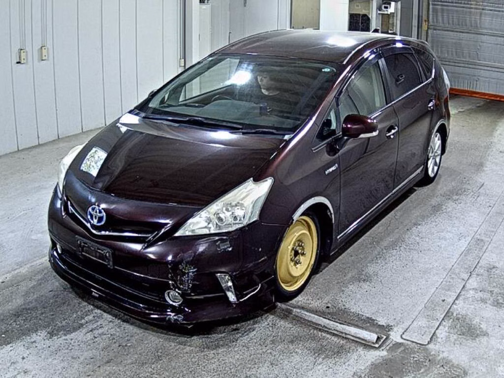 TOYOTA PRIUS ALPHA