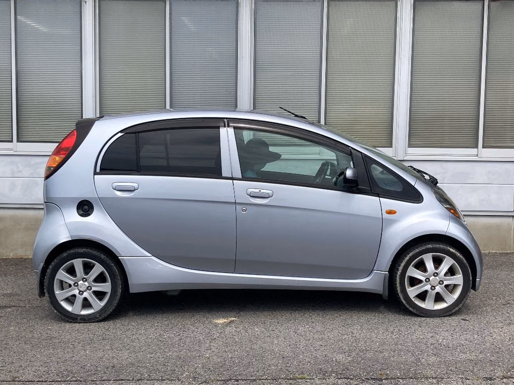 MITSUBISHI I