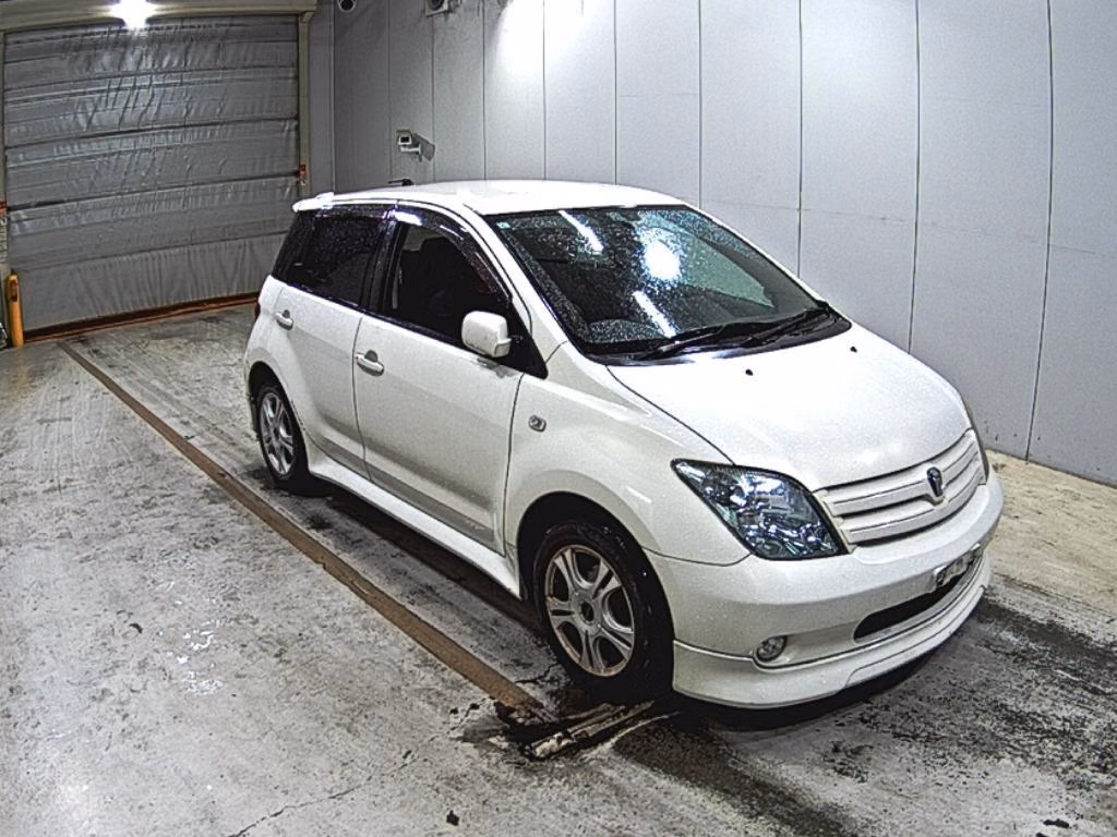TOYOTA IST