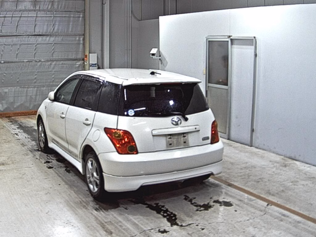 TOYOTA IST