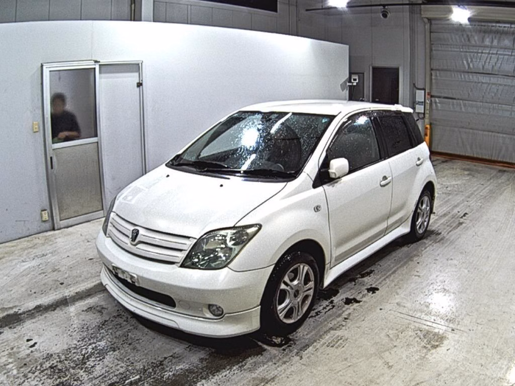 TOYOTA IST