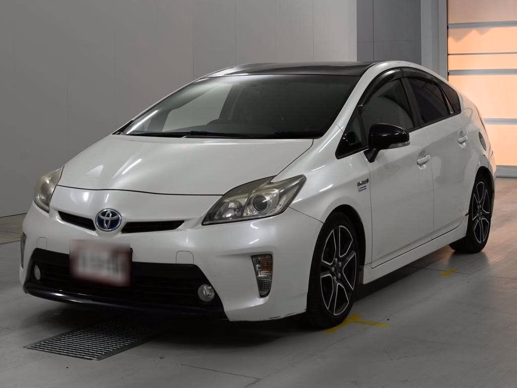 TOYOTA PRIUS