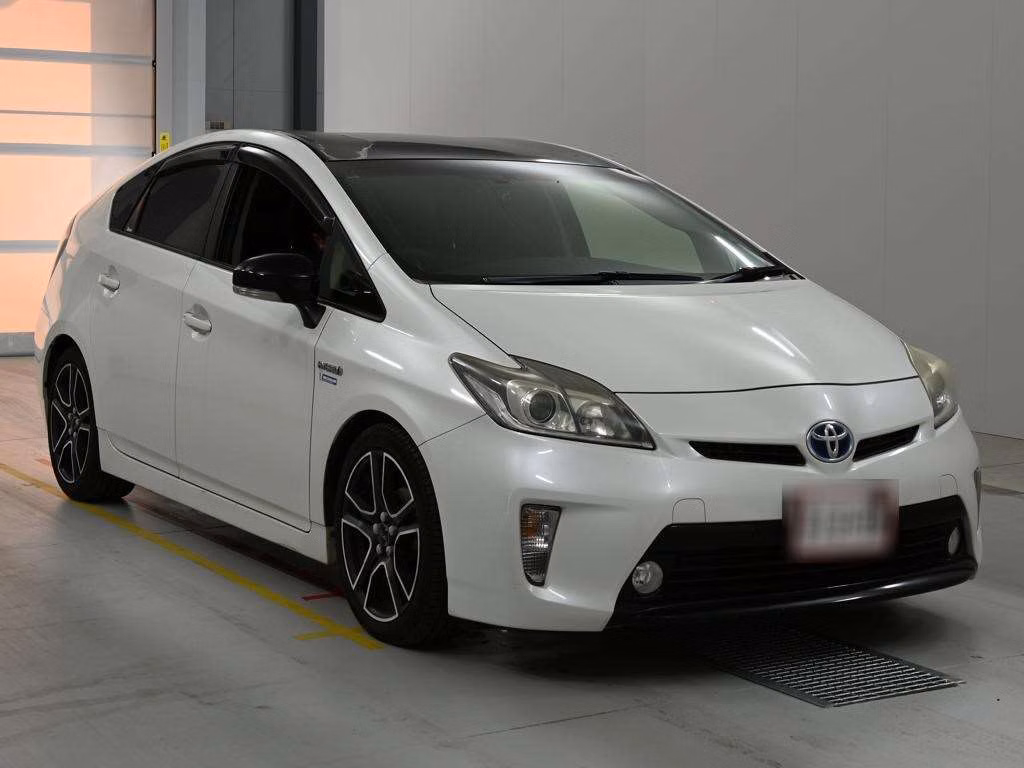 TOYOTA PRIUS