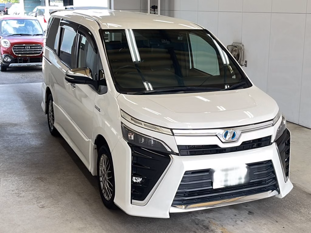 TOYOTA VOXY