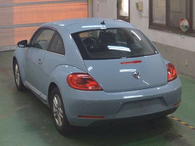 VOLKSWAGEN BEETLE