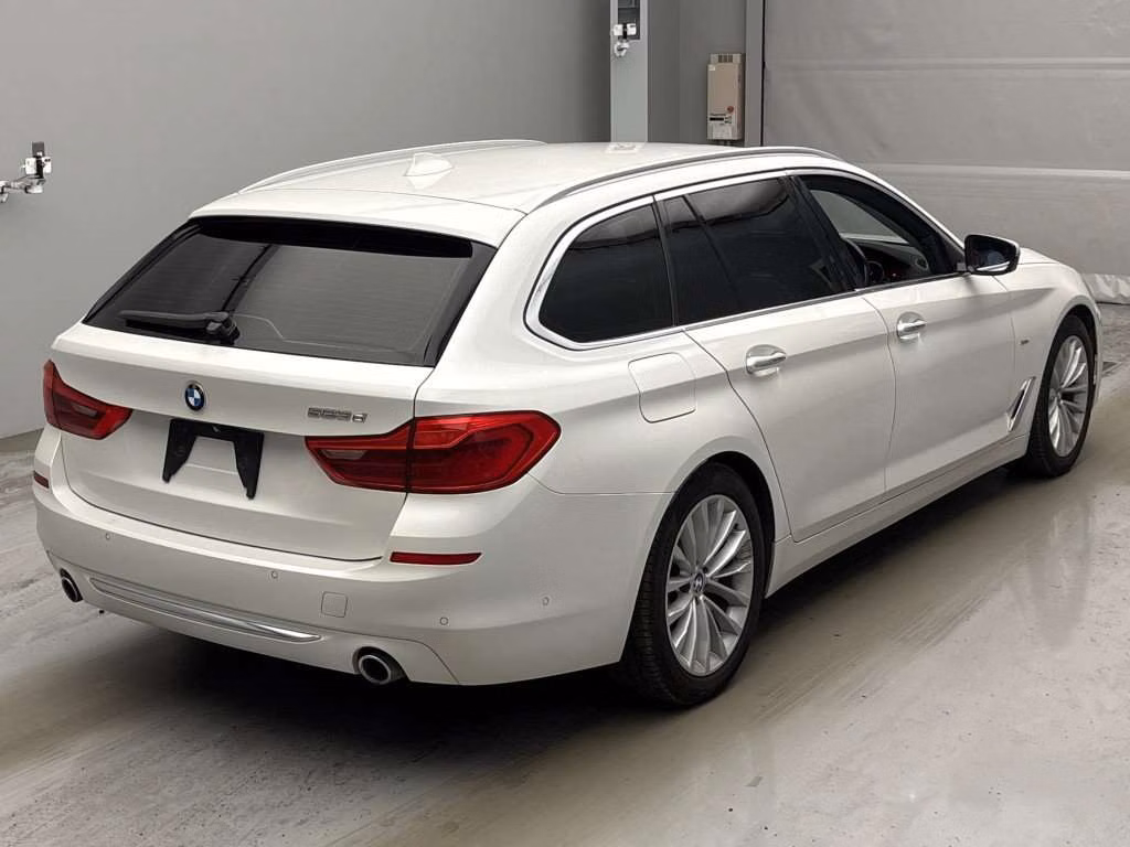 BMW 5-SERIES
