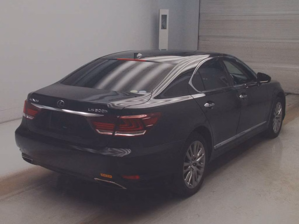 LEXUS LS600H