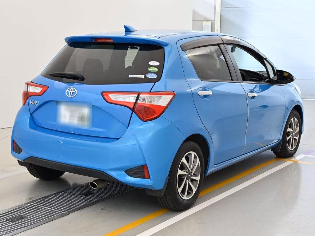 TOYOTA VITZ