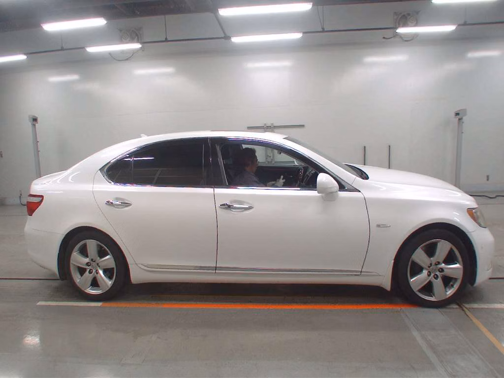 LEXUS LS460