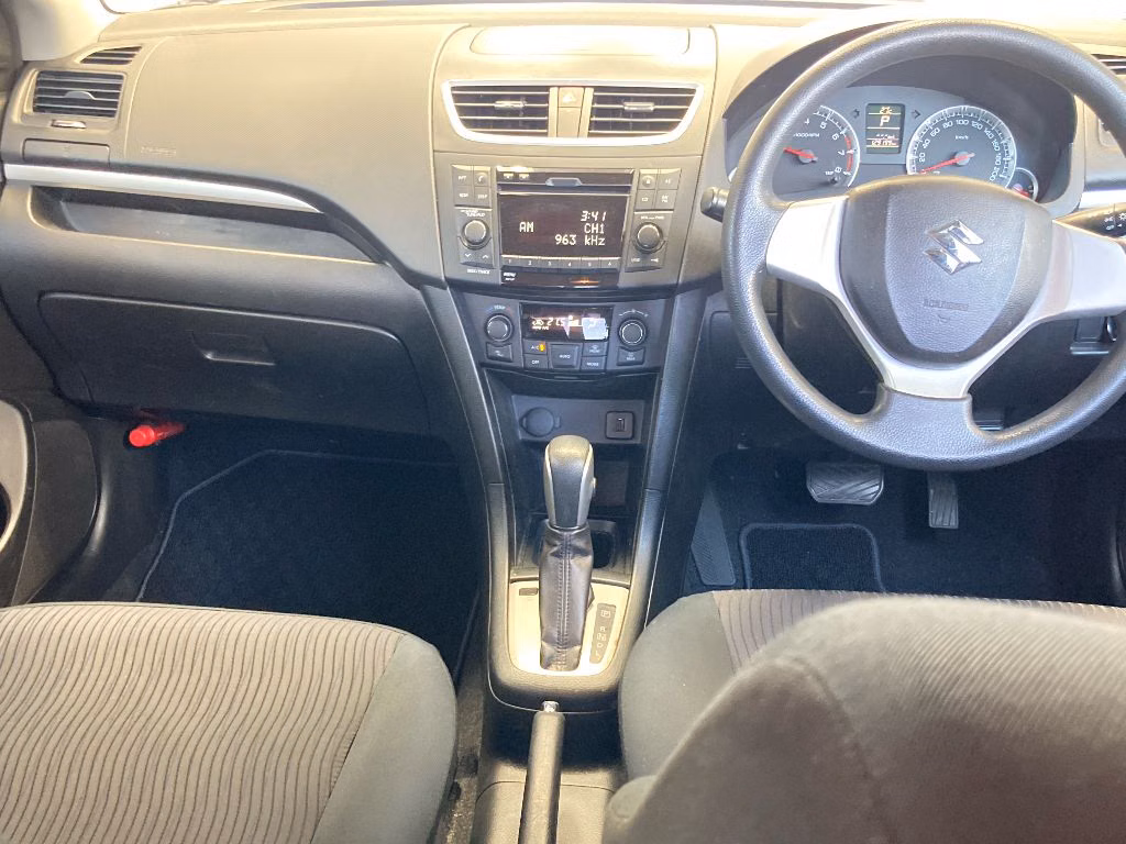SUZUKI SWIFT