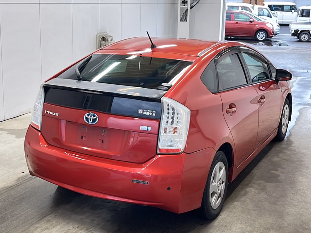 TOYOTA PRIUS