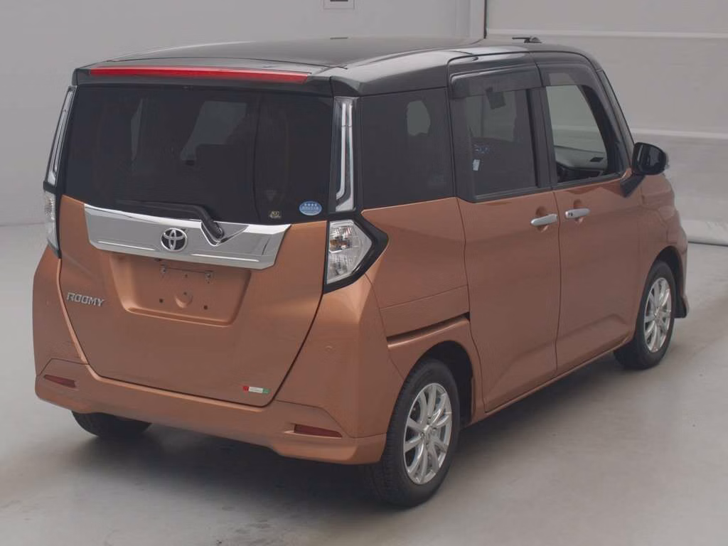 TOYOTA ROOMY