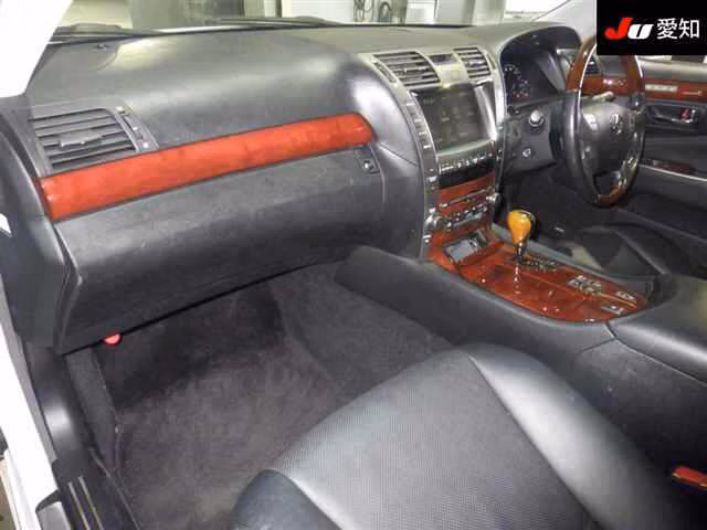 LEXUS LS600H