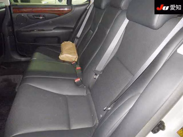LEXUS LS600H