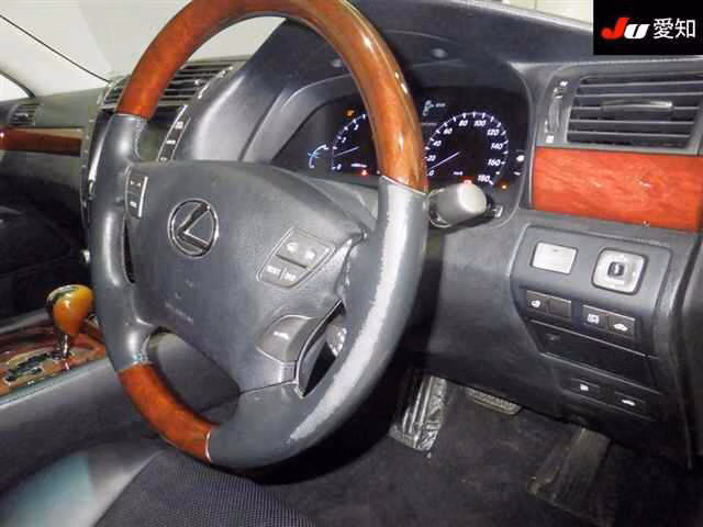LEXUS LS600H