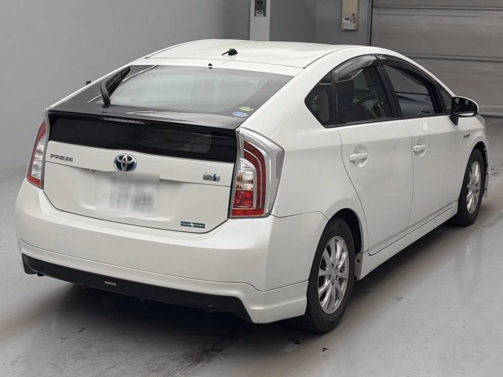 TOYOTA PRIUS