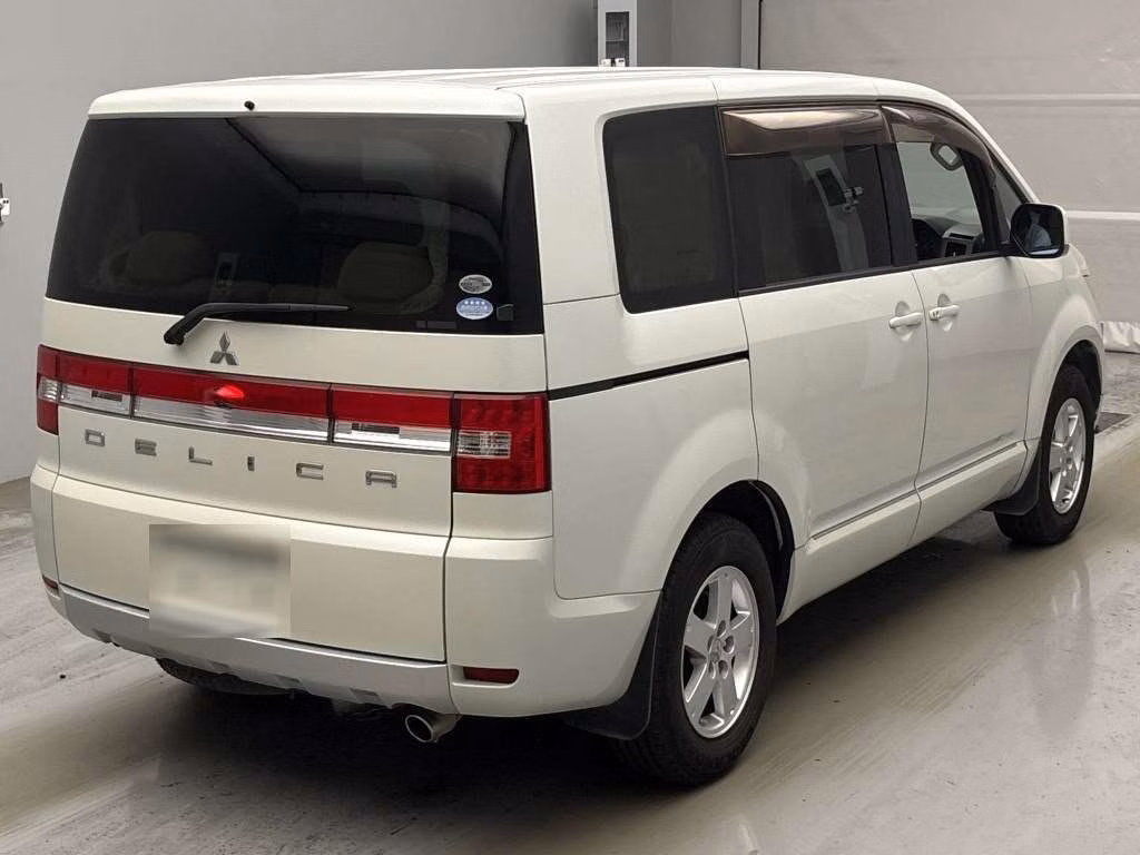 MITSUBISHI DELICA D:5