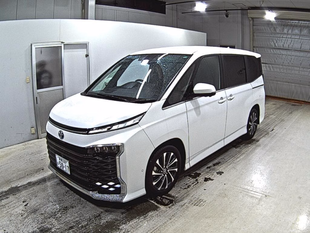 TOYOTA VOXY