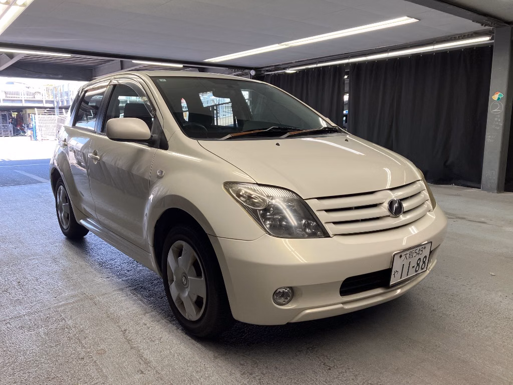 TOYOTA IST
