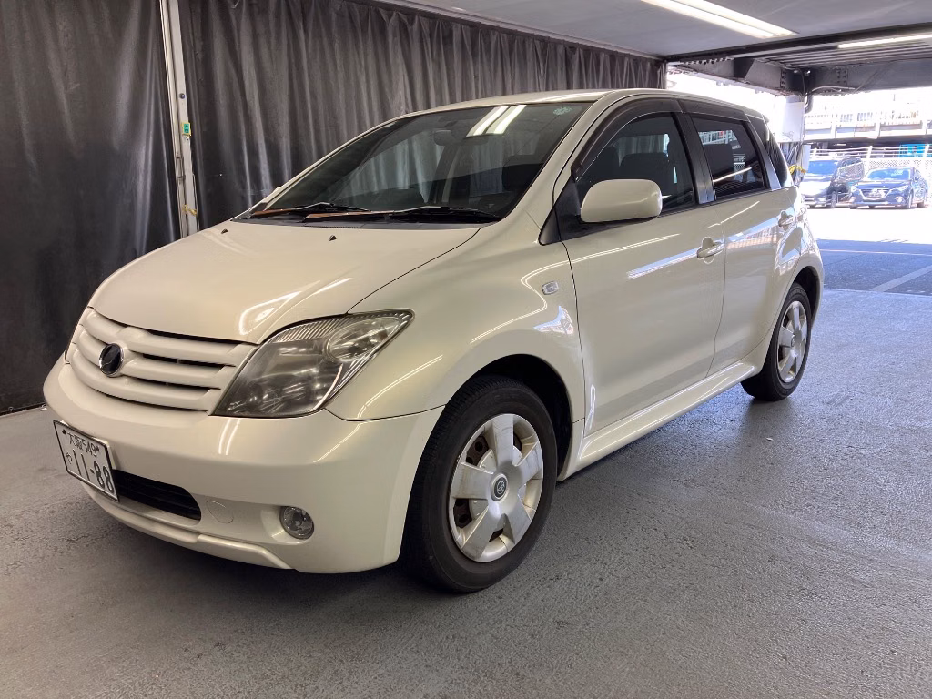 TOYOTA IST