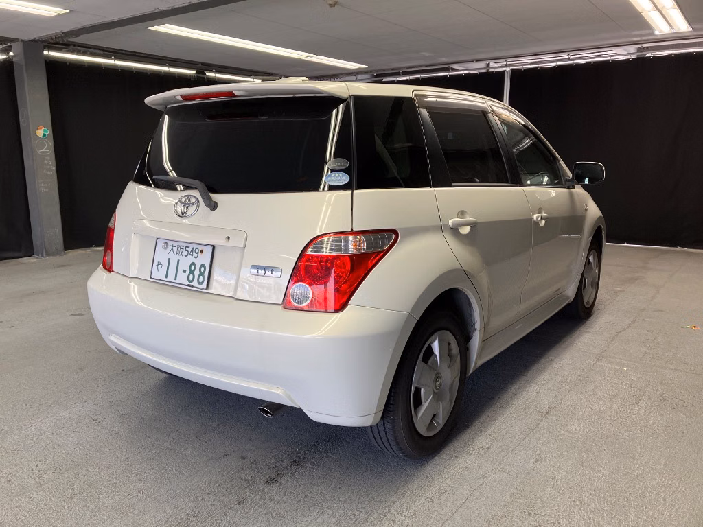 TOYOTA IST