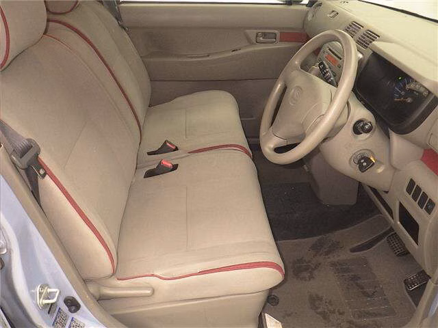 DAIHATSU MOVE CONTE