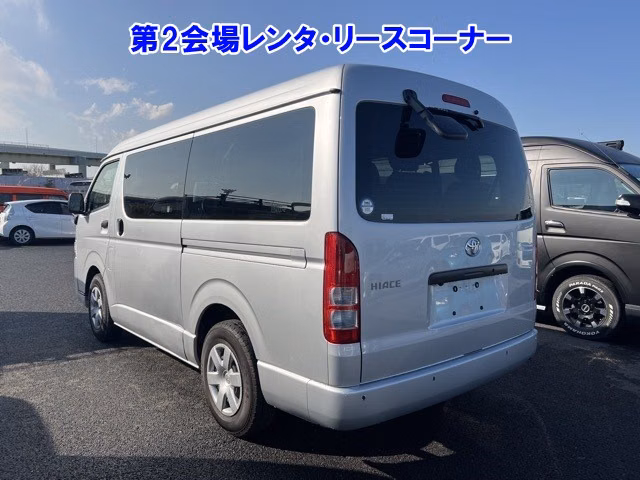 TOYOTA HIACE