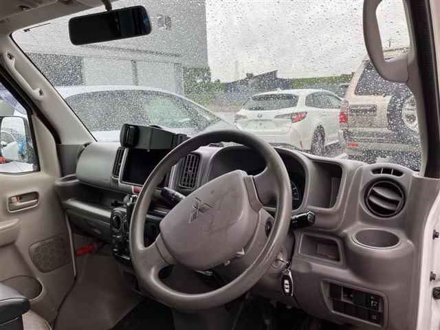 MITSUBISHI MINICAB