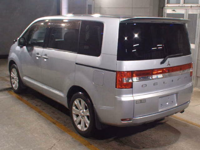 MITSUBISHI DELICA D:5