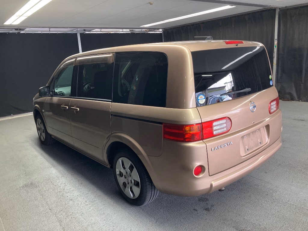 NISSAN LAFESTA