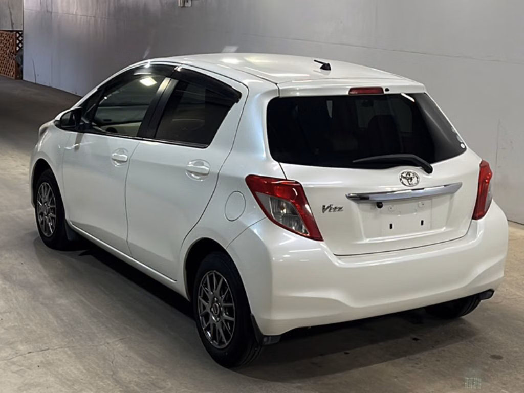 TOYOTA VITZ