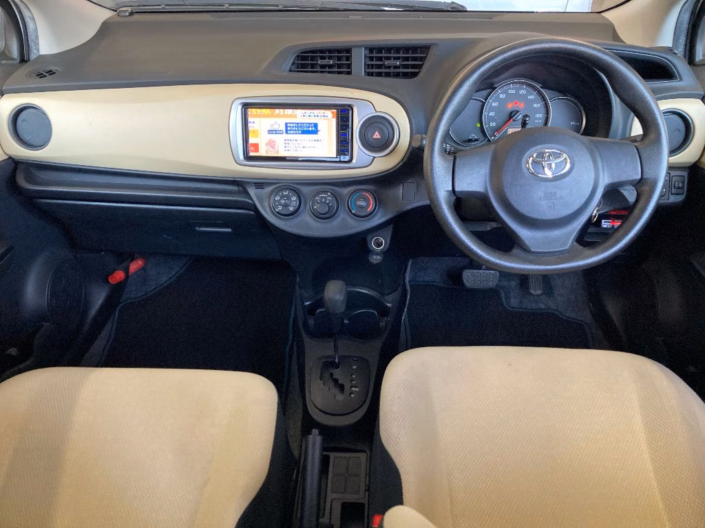 TOYOTA VITZ