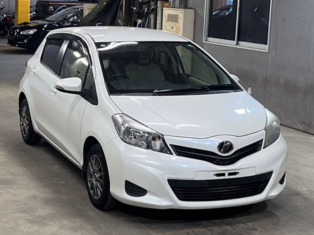 TOYOTA VITZ