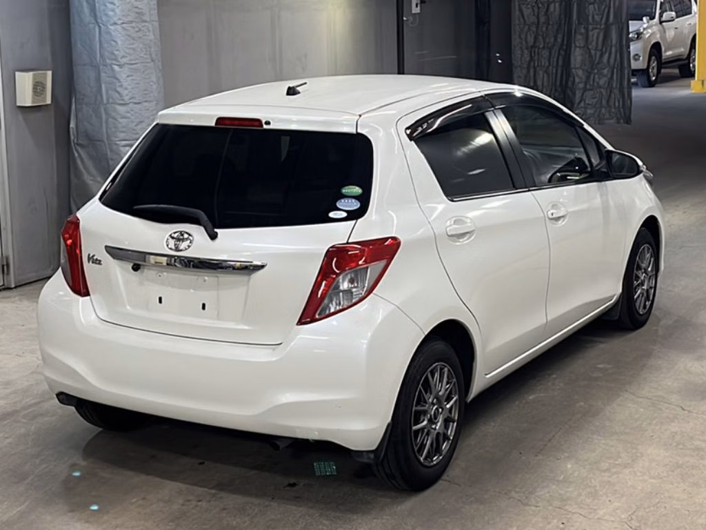 TOYOTA VITZ