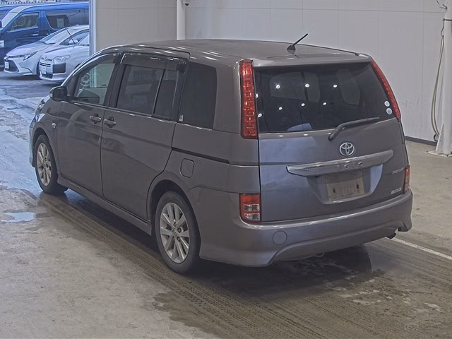 TOYOTA ISIS