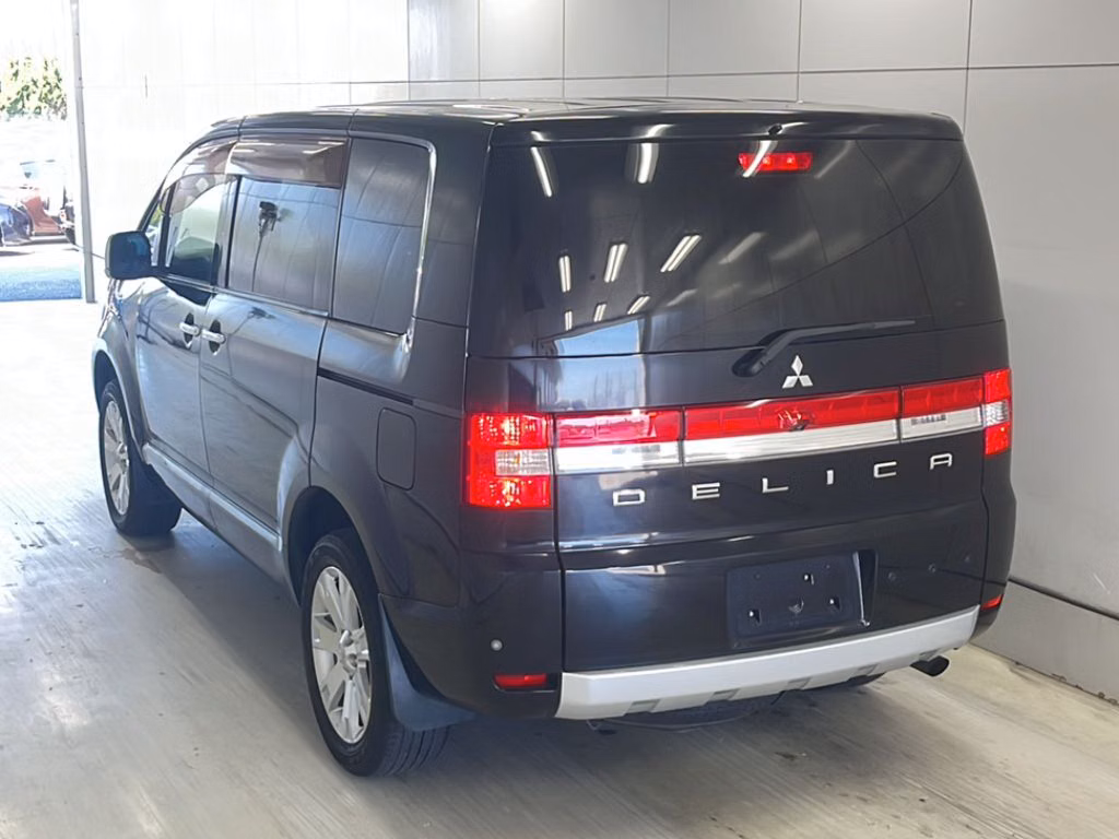 MITSUBISHI DELICA D:5