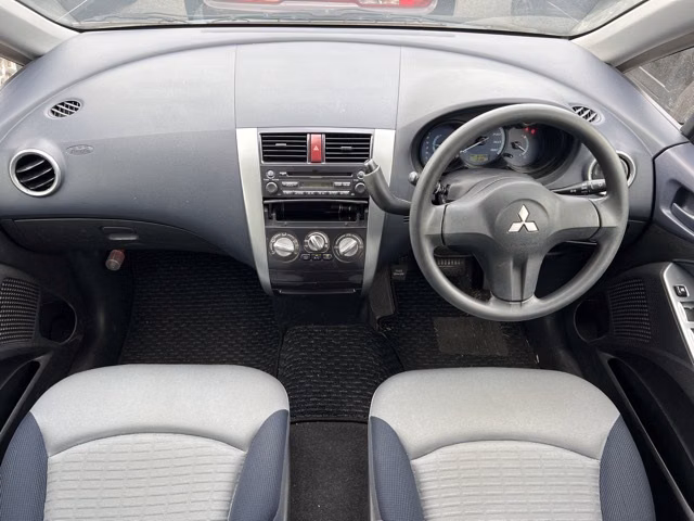 MITSUBISHI COLT