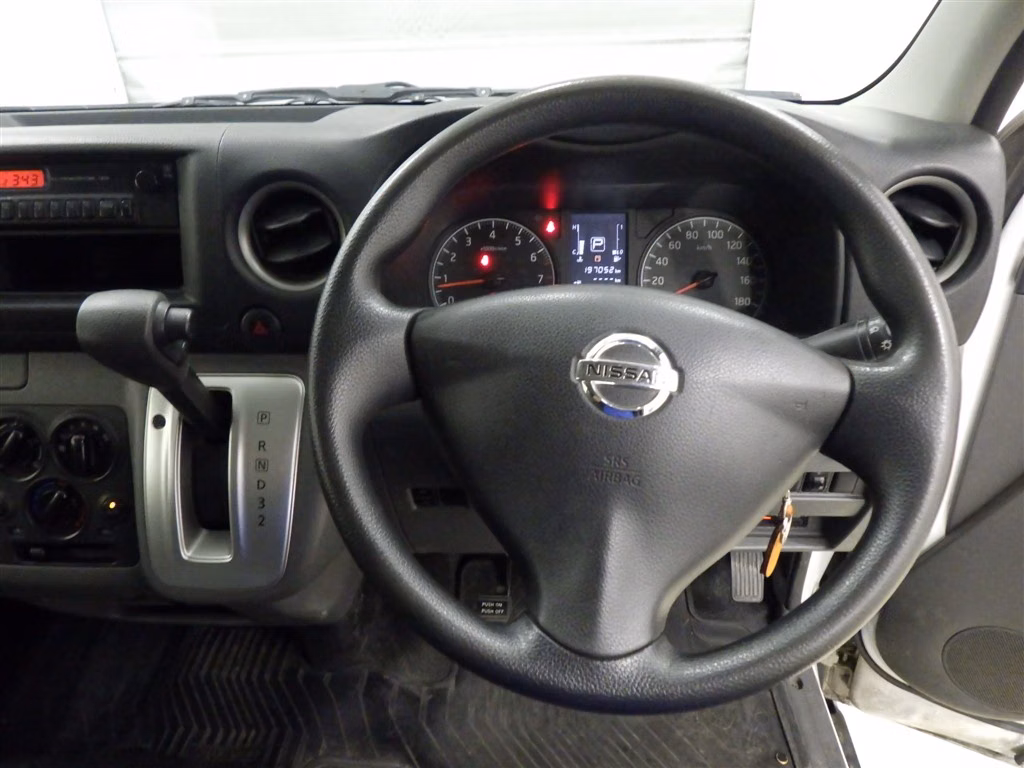 NISSAN NV350 CARAVAN