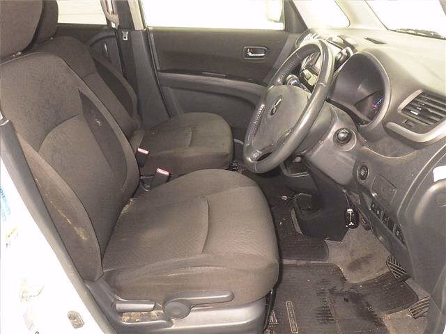 MITSUBISHI DELICA D:2