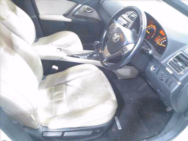 TOYOTA AVENSIS