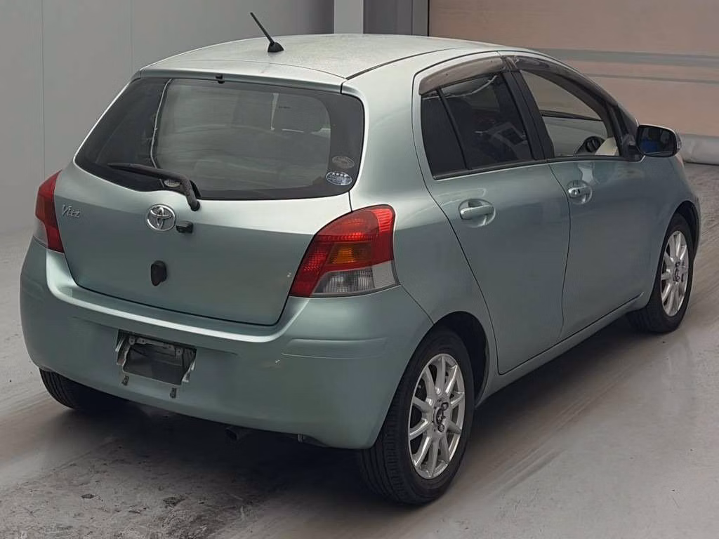 TOYOTA VITZ