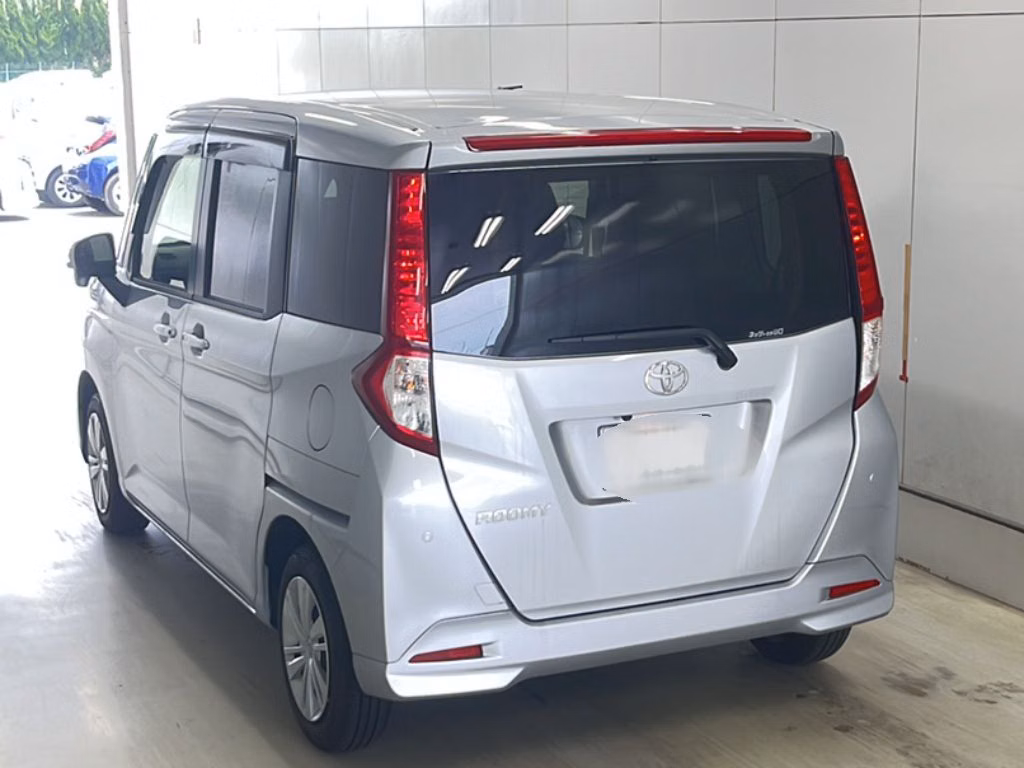 TOYOTA ROOMY