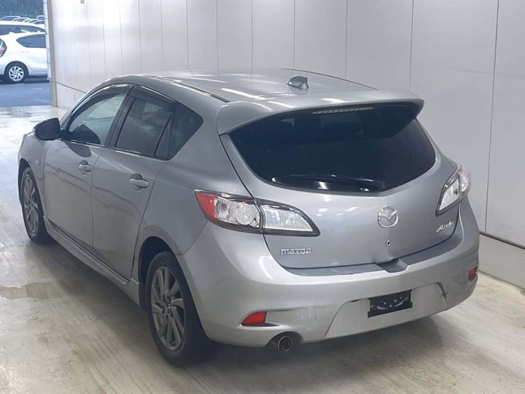 MAZDA AXELA
