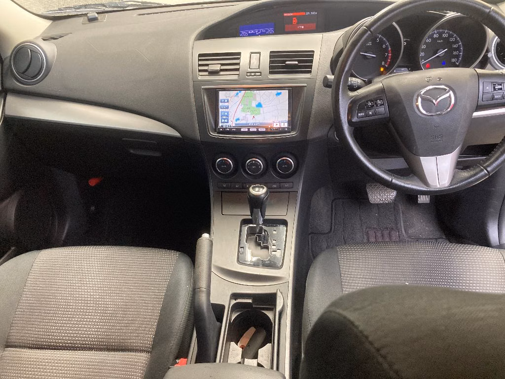 MAZDA AXELA