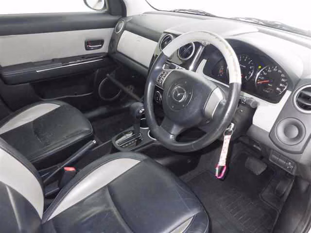 MAZDA VERISA