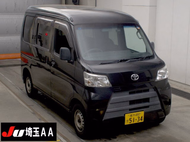 TOYOTA PIXIS VAN