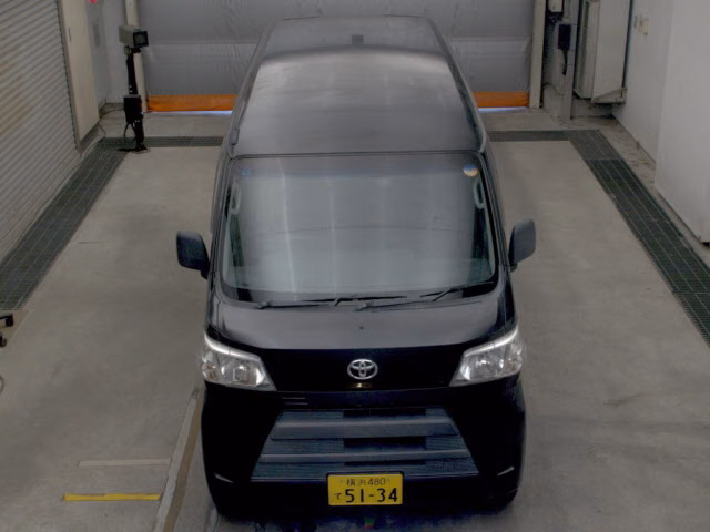 TOYOTA PIXIS VAN