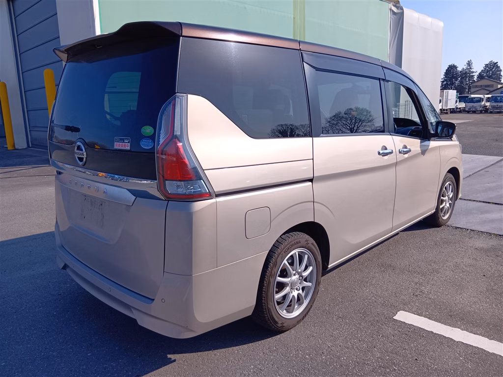 NISSAN SERENA